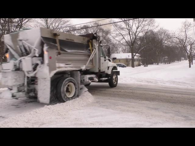 DPW crews respond to major snow event in Jackson