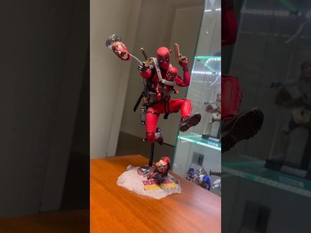 Hot Toys 1/6 Deadpool unboxing #deadpool #wolverine #collection #actionfigures