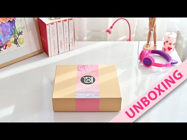 Unboxing a beautiful gift set for women from YOLO Attitude, by HotPixel Studio