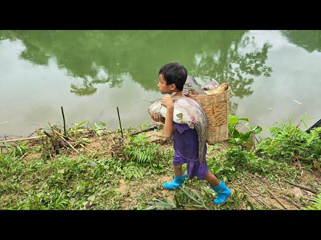 Catfish fishing skills, highland boy Khai caught 10kg catfish to sell, fishing with plastic bottles