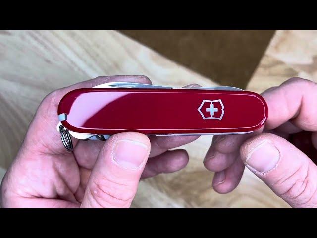 Victorinox Compact -- SAK Multitool Up Close