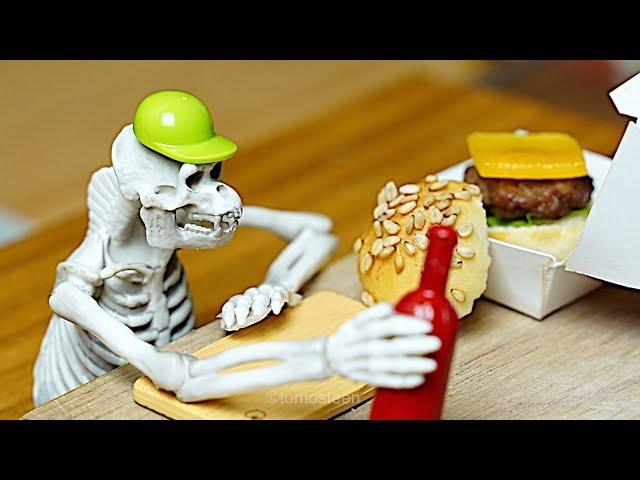 Inside The Burger Vending Machine - Stop Motion Cooking