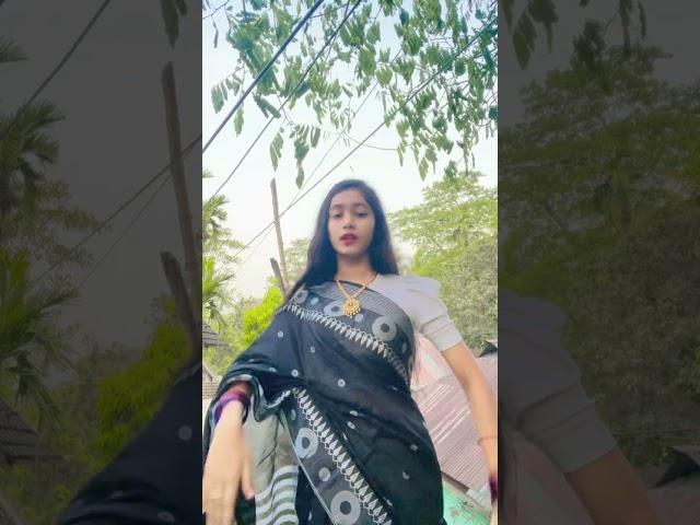 সইগো নইয়া বাতাস লাগাইছে আমার গায়ে        #shorts #mridula #viral_video #youtubeshorts