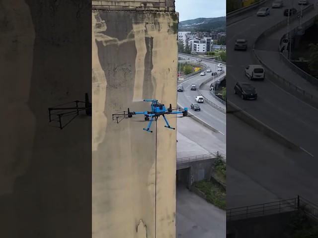 This drone cleans high-rise windows