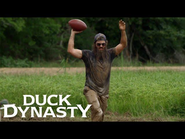 Duck Dynasty: Top Moments: Robertson Annual Football Game | Duck Dynasty