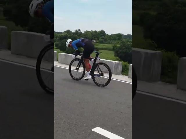 A Super Fast Fixed Gear Sprint 