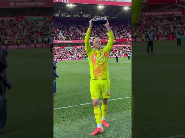 Matz Sels LIFTS Golden Glove! 