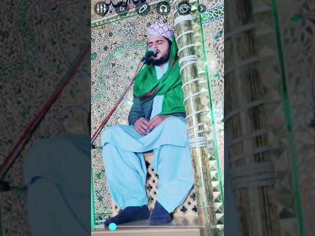 Alama Muzafar Ashrafi on stage (islam)