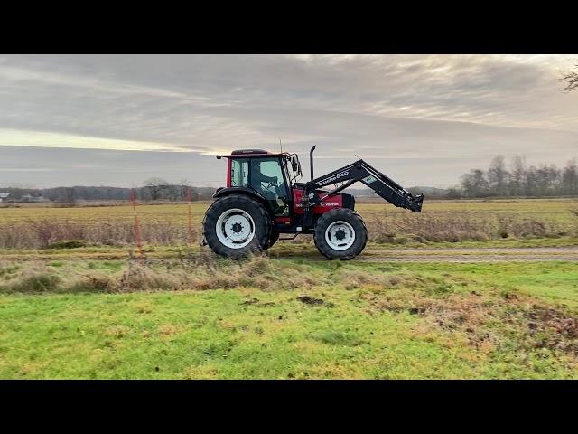 Köp Traktor Valmet 865-4 Mycket tillbehör på Klaravik