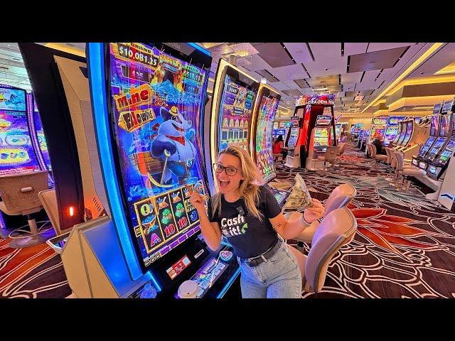 The Slot Gods Blessed Her With A FIRST SPIN BONUS!