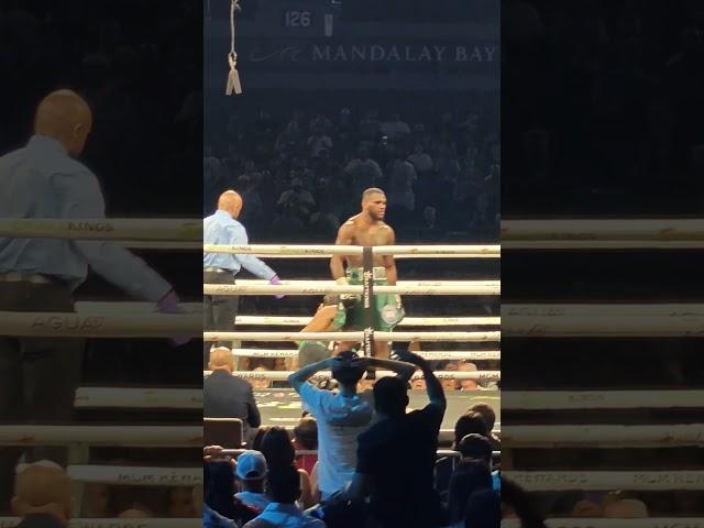Yoenli Hernandez drops Kyrone Davis