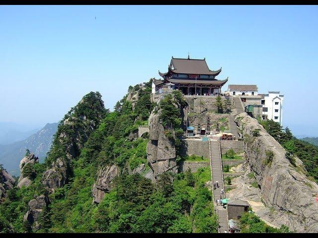 Exploring Buddhist College at Mount Jiuhua, sacred mountain of Chinese Buddhism