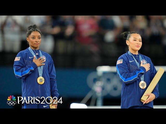 Simone Biles, Suni Lee soak in medal ceremony after all-around competition | Paris Olympics