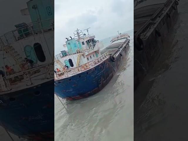 সামুদ্রিক ঝড়ে জাহাজের কি অবস্থা হয় দেখুন Ship #short #shortvideo #short# #জাহাজ #ship #ফেরি