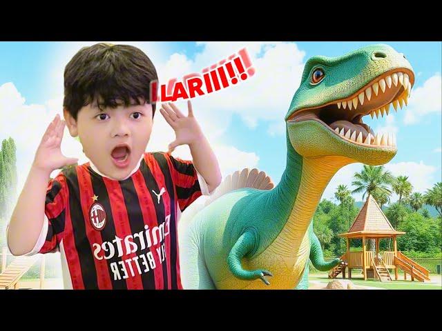 IGGY DIKEJAR DINOSAURUS DI PLAYGROUND!!