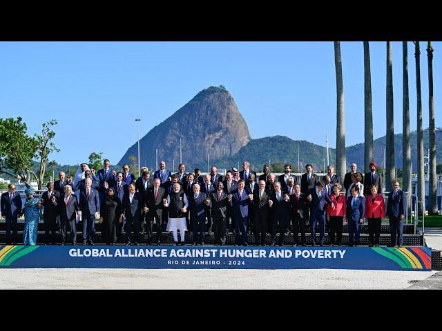 G20峰会大合影后，习近平和众人退场，现场记者高呼：“等一下拜登“｜新闻特写20241121