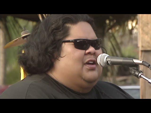 Israel "IZ" Kamakawiwoʻole - "Ka Huila Wai" Live at Miloliʻi