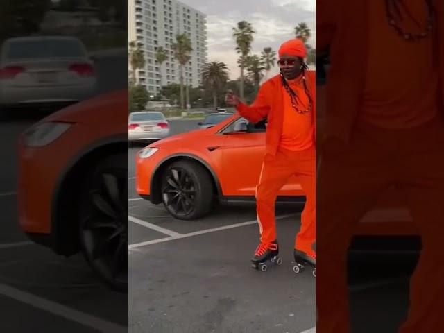 Orange Baron Bitcoin Ballin on Roller Skates. #bitcoin #rollerskating #tesla