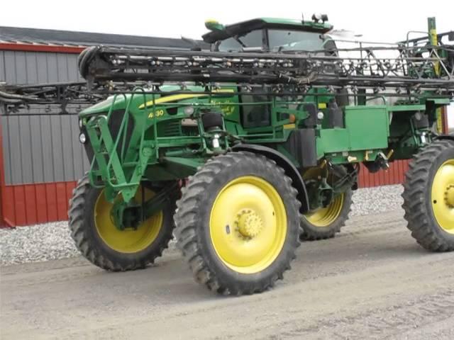 JohnDeere 4830 High Clearance Sprayer