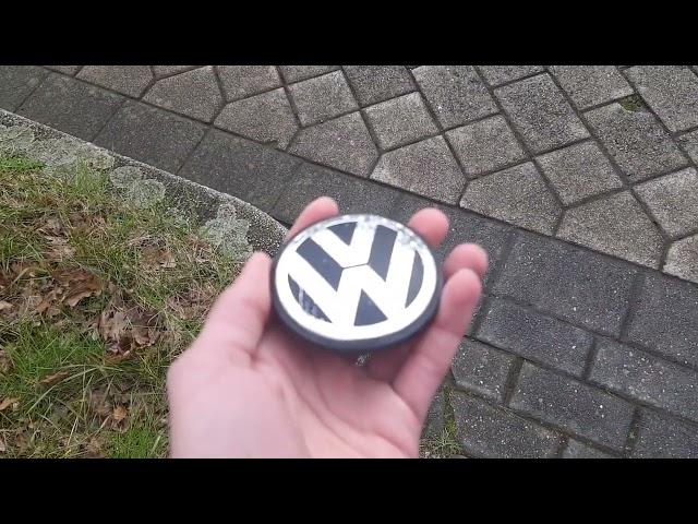 Scrapped Volkswagen centercap find!