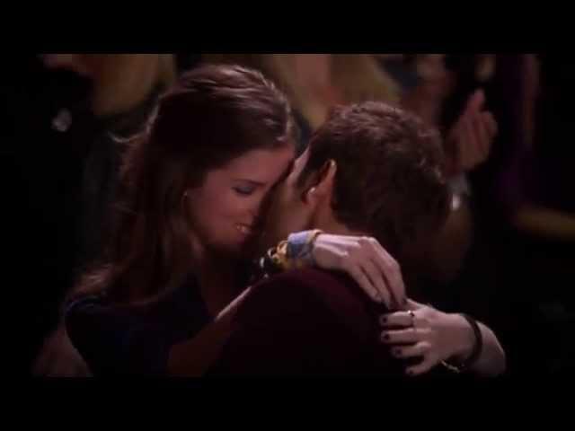 Pitch Perfect Beca and Jesse kiss