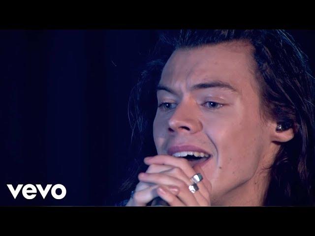 One Direction - Torn (Natalie Imbruglia cover in the Live Lounge)