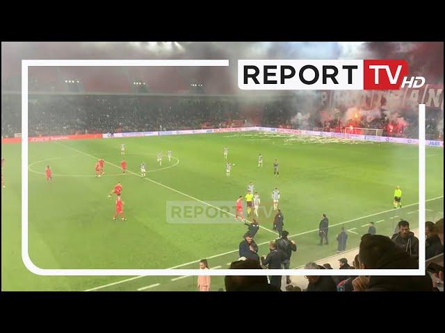 Report TV -Shtyhet me disa minuta derbi Tirana - Partizani, shkak bëhen tifozët