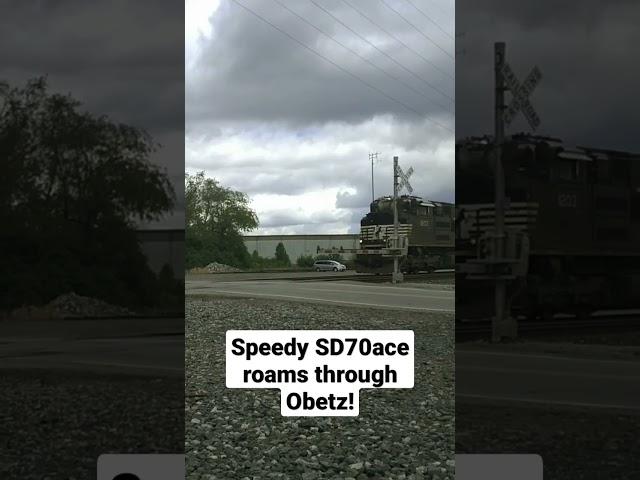 Speedy fast SD70ace roams through Obetz! #norfolksouthern #obetz#railfanning#trackspeed