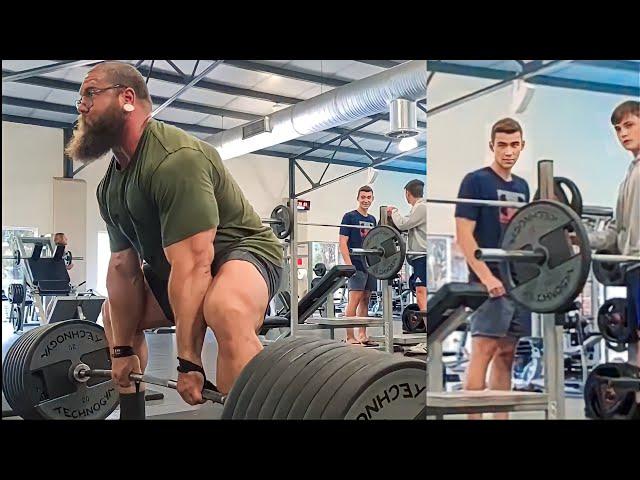 Elite Powerlifter Shocks Commercial Gym By Deadlifting