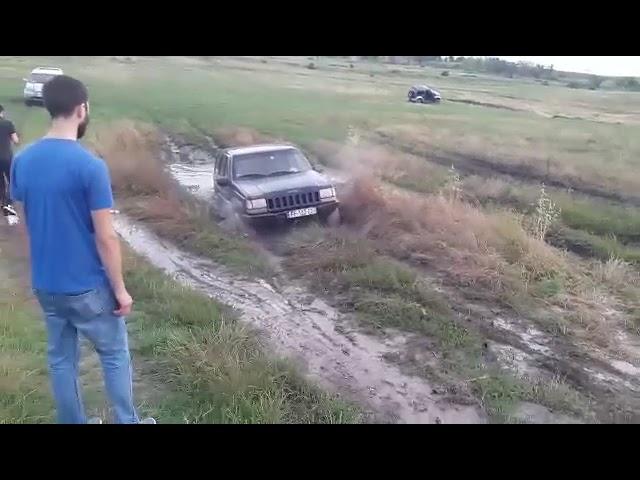 Jeep Grand Cherokee Off Road, Mud, Flood :)