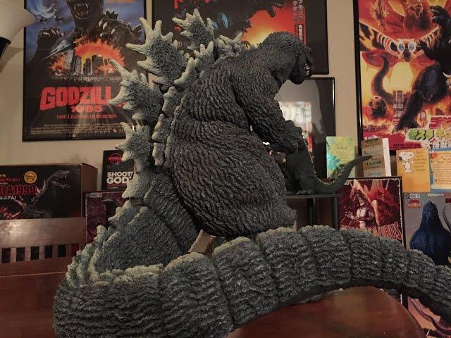 X-Plus Gigantic Series Godzilla 1962 Figure Review!!!