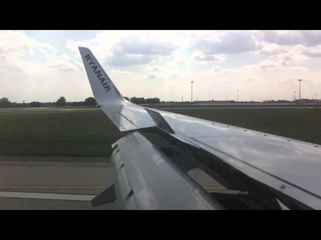 Ryanair landing in Budapest