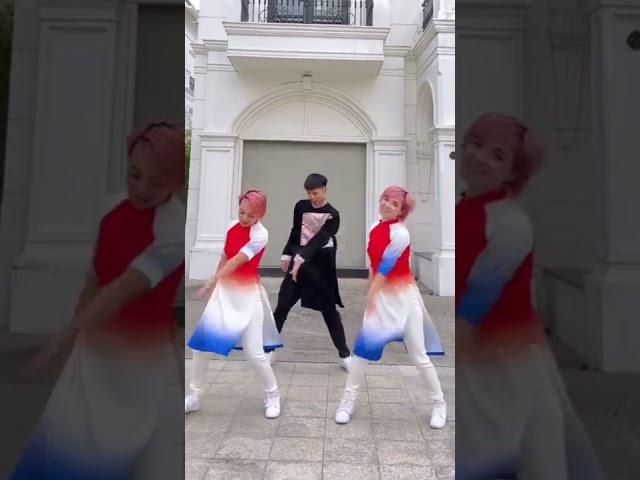 Má Na Má Vic rủ Đạt Villa cung chúc tân xuân nè!