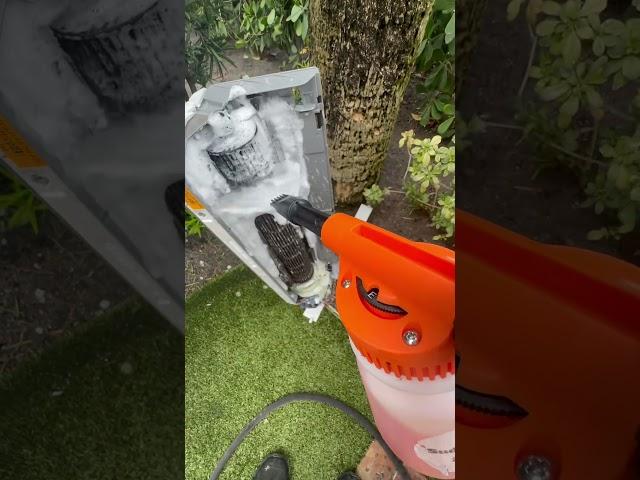 Cleaning mini splits the correct way! #hvac #hvaclife #hvactechnician #minisplit #mechanical #clean