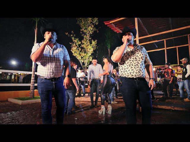 Primos de Tierra Caliente - Puros Zapateados Pa' Bailar (Video Oficial)