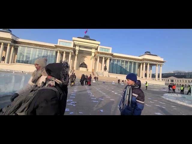 해외여행- 몽골여행: 울란바타르 수흐바르트 광장(칭기스 칸 광장): Suhbator square or Chinggis Khaan square