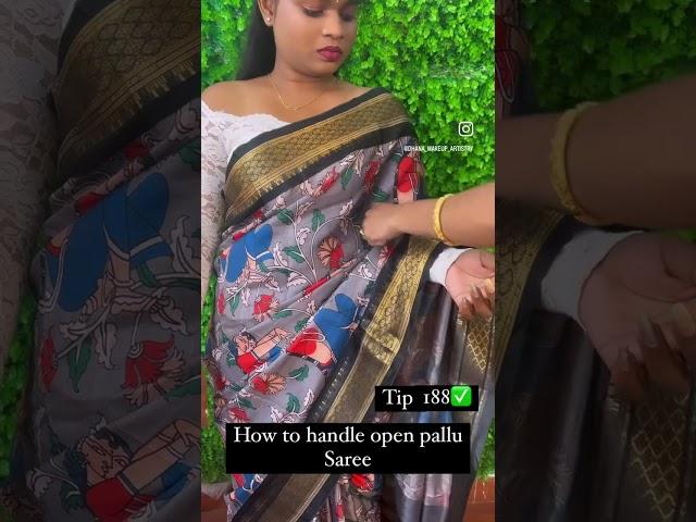 How to handle open pallu saree hack