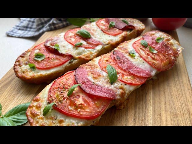  Baked dish with mozzarella and tomatoes 