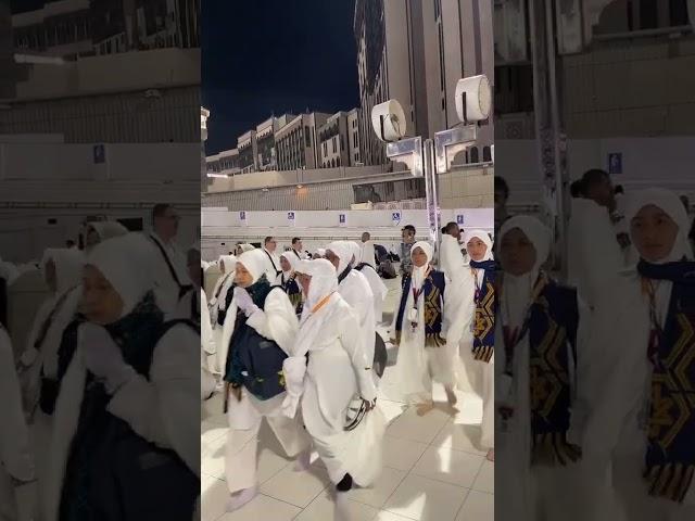 Kaaba makkah #madina #madinah #pakistan #saudiarabia #shortvideo #shorts makkah live madina naat