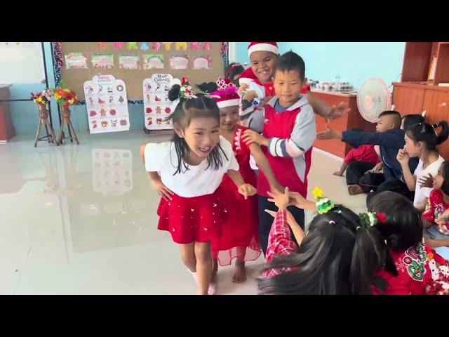 เพลงคริสต์มาส-Jingle Bells-อนุบาล1 ,2 ,3 โรงเรียนบ้านฝาผนัง