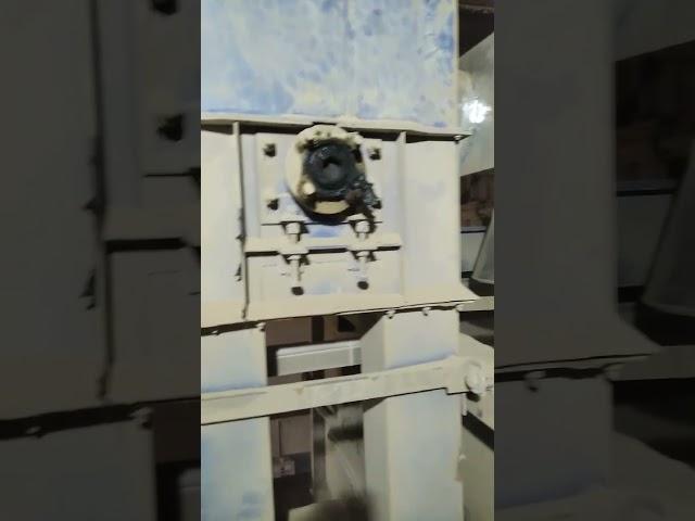 Цепной транспортер и нория(элеватор) в работе. Видео с завода нашего клиента.
