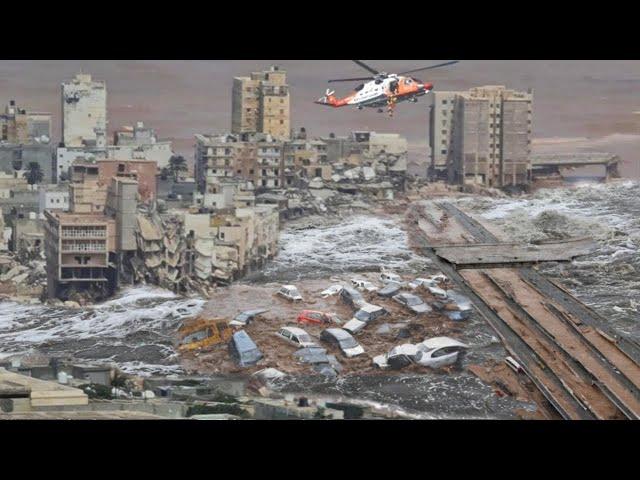 5 minutes ago, Chaos in Spain! Half the city in Gran Canaria was swept into the sea by storm