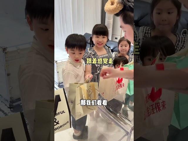 给自己生了一个幼儿园太好玩了！ #抖音精选#美食#萌娃#奶爸#盲盒 @七个佩奇妈妈文文