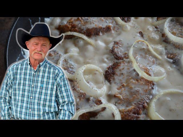 Old Fashioned Hamburger Steak and Gravy | Comfort Food Perfection #classicrecipes #comfortfood