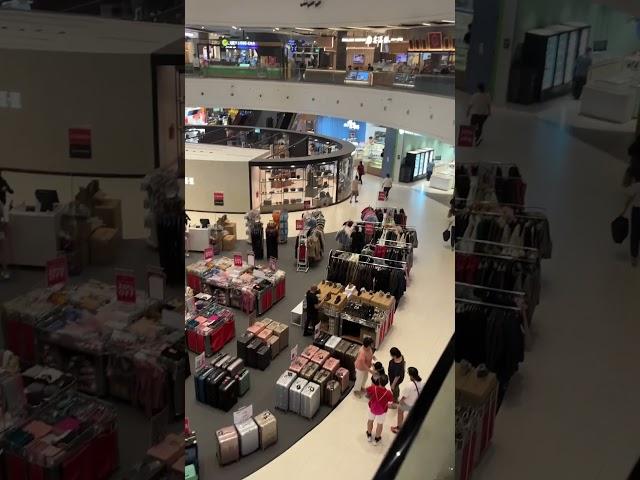 Shopping in Singapore