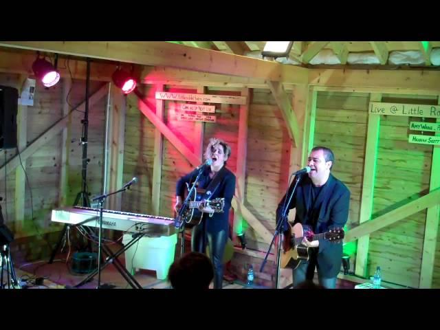 Amy Wadge & Pete Riley - Wasted Days - Live @ Little Rabbit Barn (multi-cam)