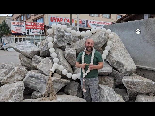 Çankırı'da kaya tuzundan 3 metre 33 santimetrelik dev tespih