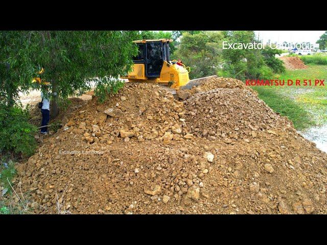 Old Video But If You Like Action Bulldozer KOMATSU D51PX Push The Soil Don't Forget Look This Video