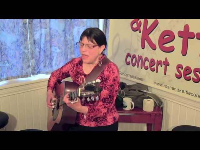 Sandy Greenberg sings Circle Game at the Rose and Kettle