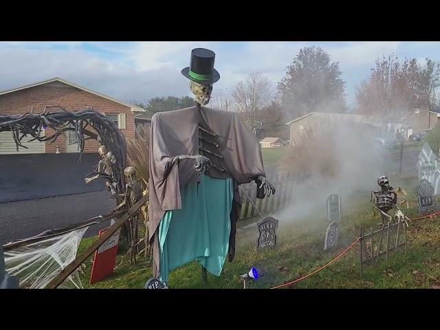 Halloween Yard Haunt  Daytime Walk-through 2022